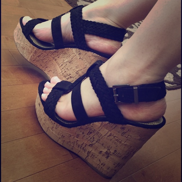 Black Wedges