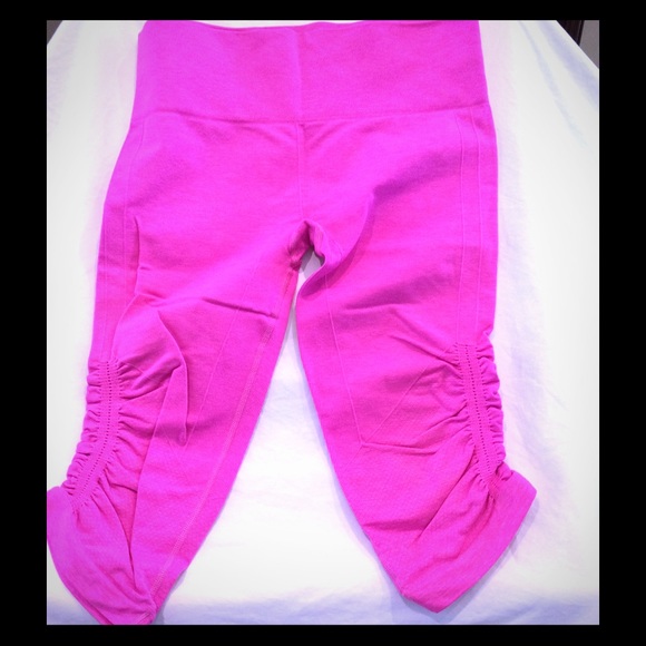 Lululemon pink ruched crop pants