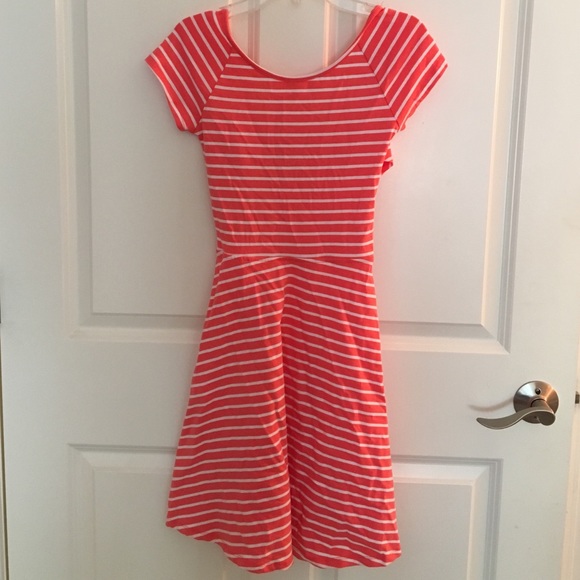 Short Sleeve Wrap-Back Summer/Spring Dress
