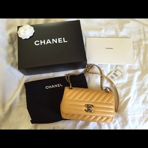 Chanel 16p yellow flapbag in goat skin