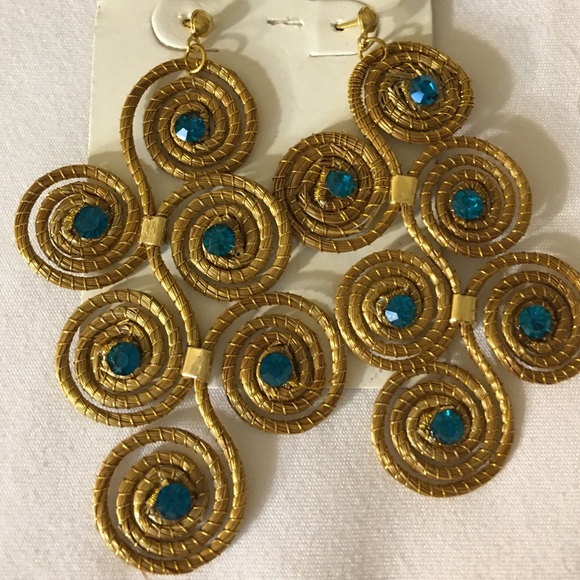Beautiful earrings - Picture 2 of 2