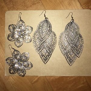 2 for 1!! Feather + Flower w/ Rhinestone earrings
