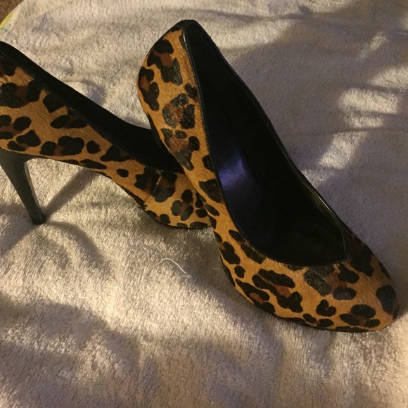Bcbg animal print pumps
