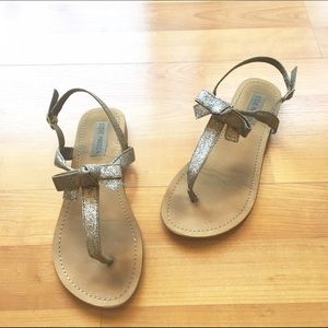 Steve Madden Silver Bow Sandals