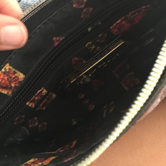 I adorable Beaty Johnson wallet purse - Picture 3 of 3