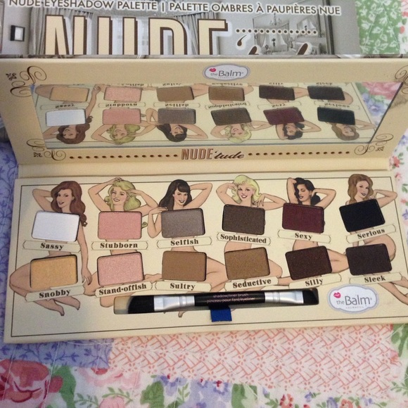 * SOLD*The balm Nude'tude eyeshadow palette