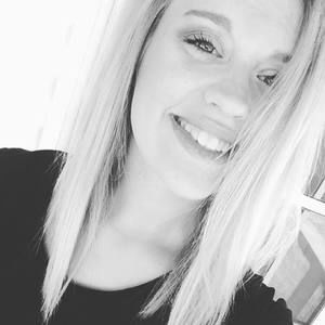 Meet your Posher, Becca