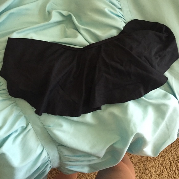 Black floppy bandue bikini top
