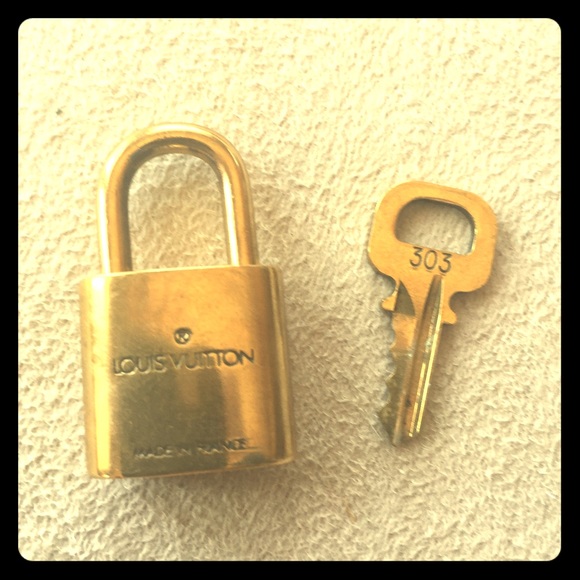 ON HOLD ❌ Authentic Louis Vuitton brass key 305