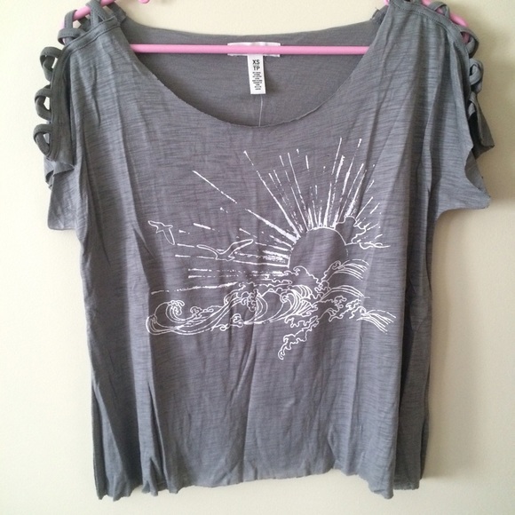 Gray Bethany Mota Lattice-Sleeve Graphic Tee