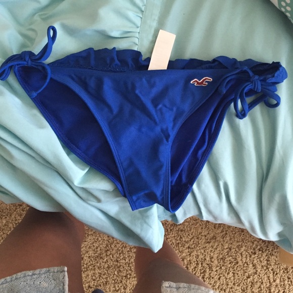 Hollister royal blue ruffle back bottoms medium