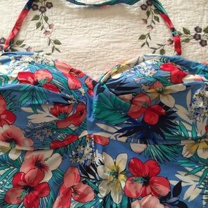 Pretty bandeau bathing suit top- tankini