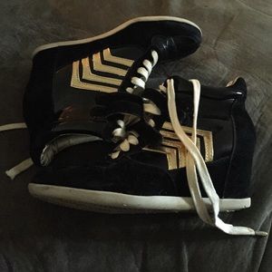 Sneaker heels 😍