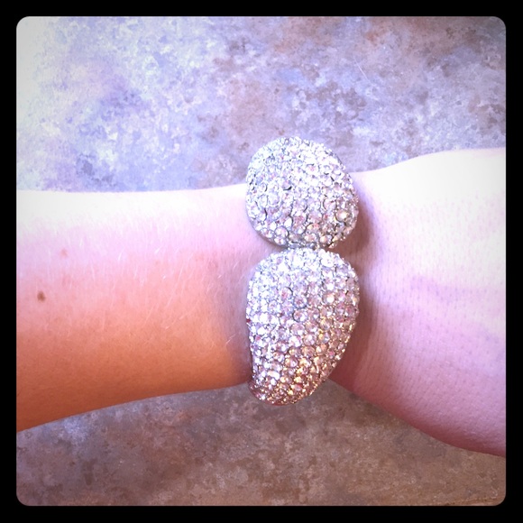 NWOT-Silver Rhinestone Bracelet