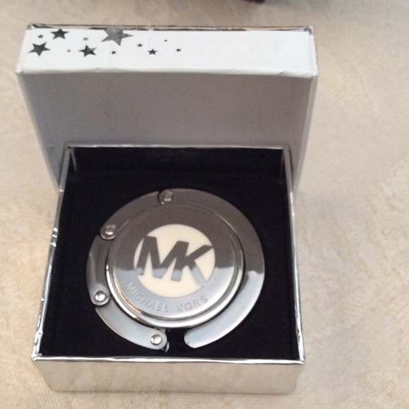 michael kors accessories mk