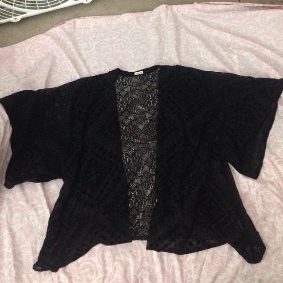 Black kimono/cardigan