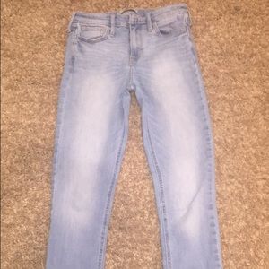 Light wash size 1R Hollister jeans.