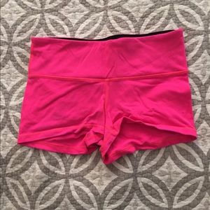 Hot pink lululemon boogie short