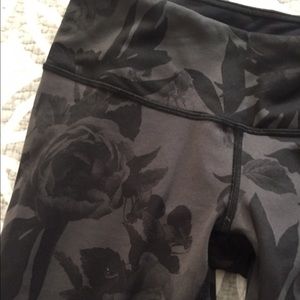Wunder under crops- lululemon- floral pattern