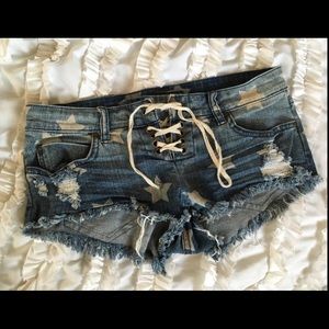 Cute billabong shorts with printed stars