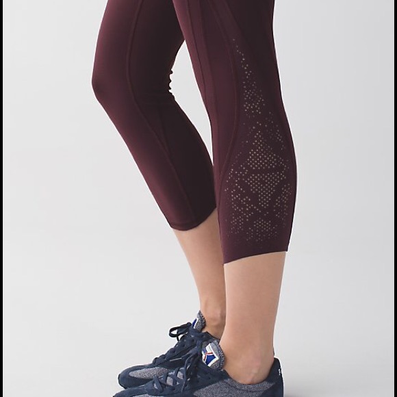 Lululemon SpecialEdition LaserCut WunderUnder Crop - Picture 2 of 4