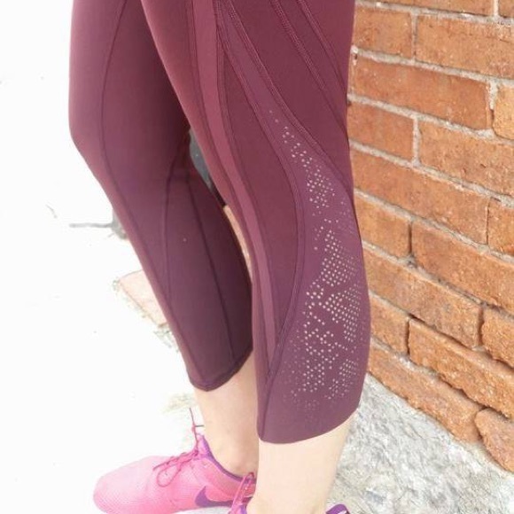 Lululemon SpecialEdition LaserCut WunderUnder Crop - Picture 3 of 4