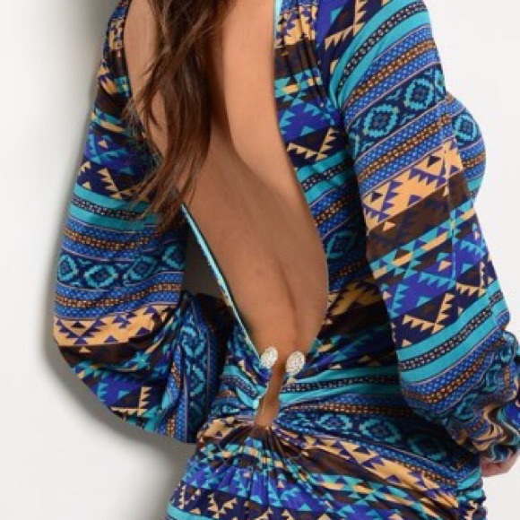 ๐CLEARANCE๐ Long Sleeve Open Back Tribal Dress - Picture 2 of 2