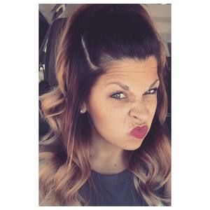 Meet your Posher, Lea