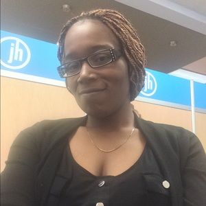 Meet your Posher, Nicole