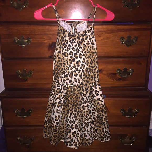 Cute romper never worn