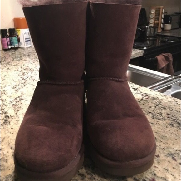 UGG's - Picture 2 of 3