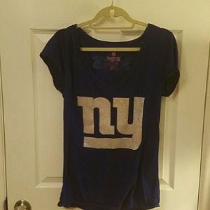 The shirt with very neck