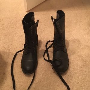 Combat boots