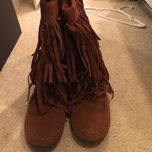 Fringe boots