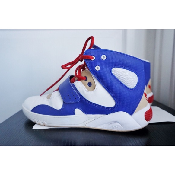 Adidas originals sneaker size 8 in men