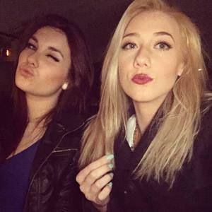 Meet your Posher, Larissa