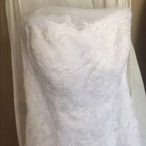 Brand new never used wedding dress