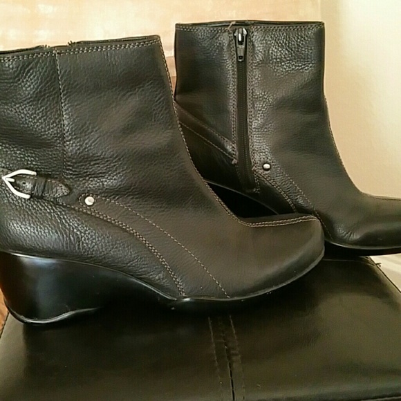 Naturalizer short boot
