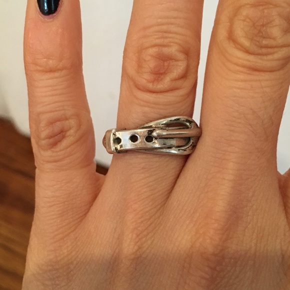 Vintage Jewelry - Vintage silver buckle ring size 6