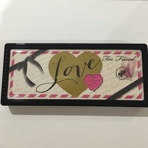 TOO FACED love palette (bonus mini lip creme)