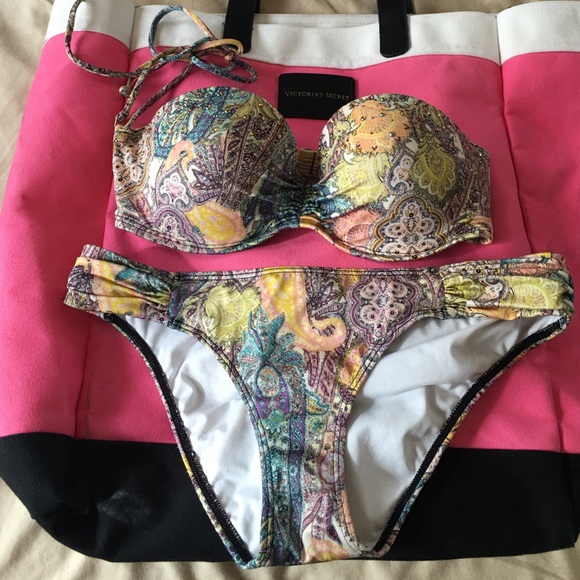 VS PUSH UP BANDEAU SWIM SET