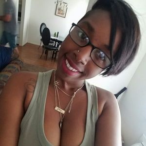 Meet your Posher, Shawna