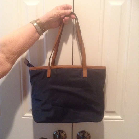 AUTH Michael Kors Kempton Nylon Tote - Picture 2 of 6