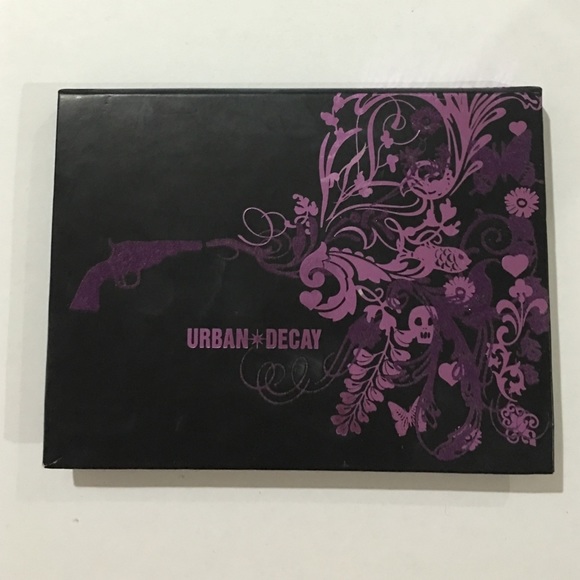Discontinued Urban decay ammo shadow box pallet!