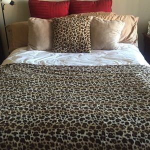 Leopard print blanket/pillow & candle holder.