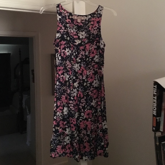 Floral patterned juniors dress