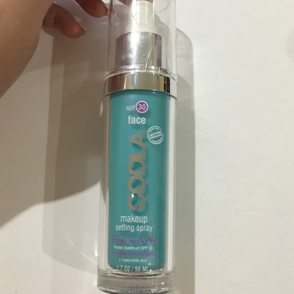 Coola makeup setting spray