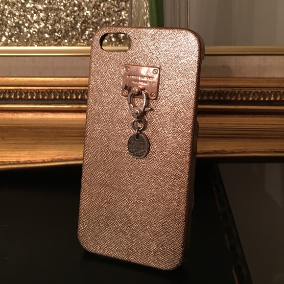 henri bendel Accessories - ✨Rose gold Henri Bendel iPhone 5s case ✨