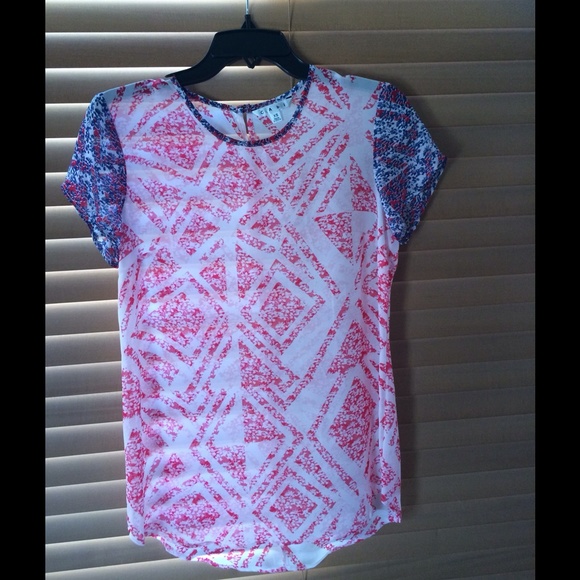 Cabi blouse get it before the 4th