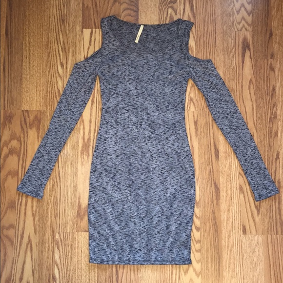 Shoulder cut-out dress